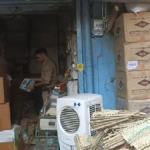 Muzaffarnagar: अवैध पटाखों की बिक्री पर छापा