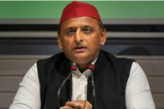 UP: जेपी जयंती पर सियासत, अखिलेश यादव को जेपीएनआईसी