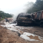 UP: 'सोनभद्र' अनपरा थाना क्षेत्र में दो ट्रकों की टक्कर