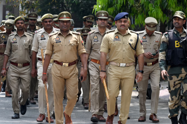 Uttar Pradesh में एनकाउंटर पर पूर्व डीजीपी का बयान: 'फर्जी एनकाउंटर से बचें पुलिसकर्मी'