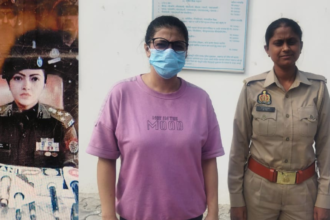 Noida पुलिस की कार्रवाई, अधिकारियों का नाम लेकर धमकाने वाली महिला को किया गिरफ्तार