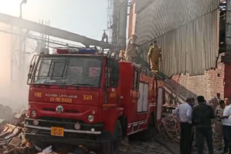 Hapur: मोदीनगर रोड पर पेपर मिल में लगी भीषण आग, फायर बिग्रेड की 5 गाड़ियां मौके पर है मौजूद