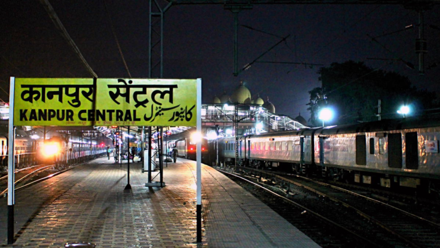 Kanpur: सेंट्रल स्टेशन पर संविदा सफाई कर्मियों ने वेतन वृद्धि और बोनस की मांग को लेकर शुरू की हड़ताल 1 Kanpur: सेंट्रल स्टेशन पर संविदा सफाई कर्मियों ने वेतन वृद्धि और बोनस की मांग को लेकर शुरू की हड़ताल