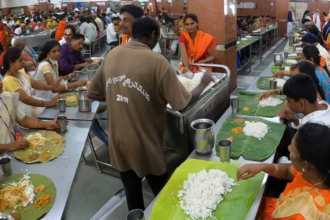 Tirupati Mandir: एक भक्त ने किया तिरुपति मंदिर के प्रसाद में कीड़े मिलने का दावा, TTD ने कहा- आरोप निराधार