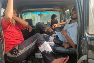 Noida में कैब लूट के आरोपियों से मुठभेड़, पुलिस ने बरामद की लूटी हुई स्विफ्ट कार