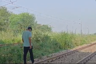 Bijnor में ट्रेन पलटाने की साजिश नाकाम, असामाजिक तत्वों ने ट्रेन की पटरी पर रखे पत्थर, जांच में जुटे GRP और रेलवे अफसर