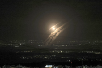 बेरूत में Israel का बड़ा हमला: 22 की मौत, हिज्बुल्लाह नेता को निशाना बनाने की थी कोशिश