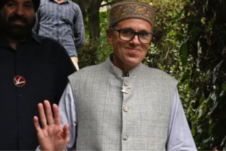 आम आदमी पार्टी ने Jammu Kashmir में नेशनल कॉन्फ्रेंस को समर्थन देने का उपराज्यपाल को सौंपा पत्र