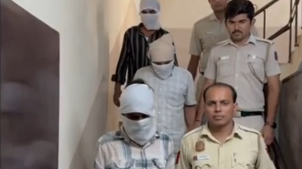 Delhi में गला घोटू गैंग का आतंक, सुनसान इलाकों में गला घोटकर कर रहे लूटपाट, वारदात CCTV में कैद