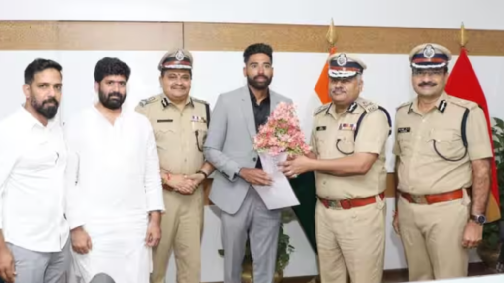 टीम इंडिया के तेज गेंदबाज Mohammed Siraj को मिला डीएसपी पद, तेलंगाना सरकार ने किया सम्मानित