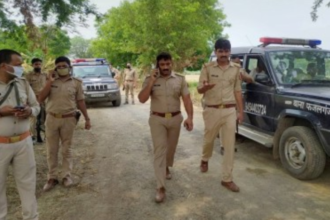 Kanpur: चूड़ी वाली गली में युवक का उपद्रव, पथराव में दरोगा और सिपाही घायल, पुलिस ने आरोपी को दबोचा