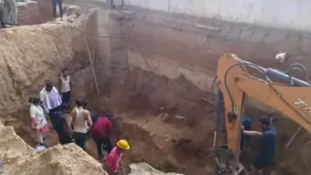 Gujarat: मेहसाणा में दर्दनाक हादसा, चट्टान गिरने से 7 मजदूरों की मौत, रेस्क्यू ऑपरेशन जारी