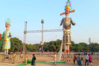 Uttar Pradesh के इस जगह पर 5 दिन तक मनाया जाता है दशहरा, हर दिन अलग-अलग जगहों पर मारा जाता है रावण, पान खिलाने की है अनोखी रस्म