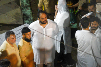 Mumbai: बाबा सिद्दीकी की हत्या में नया मोड़, जीशान सिद्दीकी को भी मारने की थी सुपारी- सूत्र