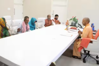 Bahraich हिंसा: सीएम योगी ने रामगोपाल मिश्रा के परिजनों से की मुलाकात, न्याय का दिया आश्वासन
