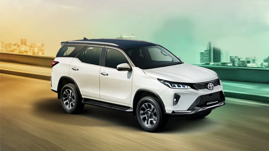 टोयोटा भी लेकर आ रही है नया 4x4 SUV