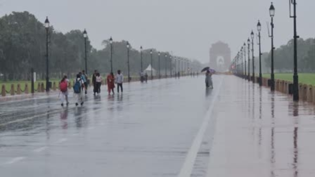 Weather Update: दिल्ली में बदल रहा है मौसम