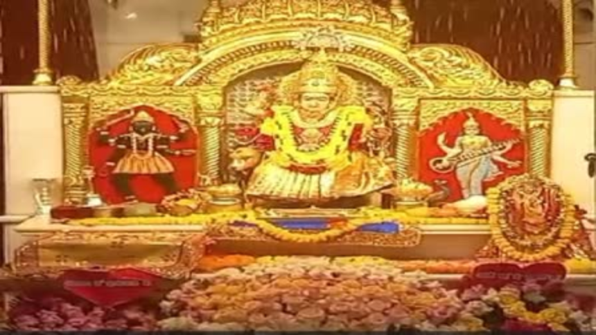 श्रद्धालुओं की भारी भीड़, Haryana के प्राचीन देवी भवन मंदिर में नवरात्र उत्सव 1 श्रद्धालुओं की भारी भीड़, Haryana के प्राचीन देवी भवन मंदिर में नवरात्र उत्सव