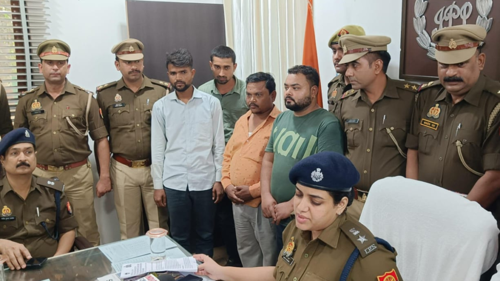 Kanpur: सजेती में पिकअप लूट की घटना का पुलिस ने किया खुलासा, 39 बोरी पान मसाला समेत गिरफ्तार हुए आरोपी