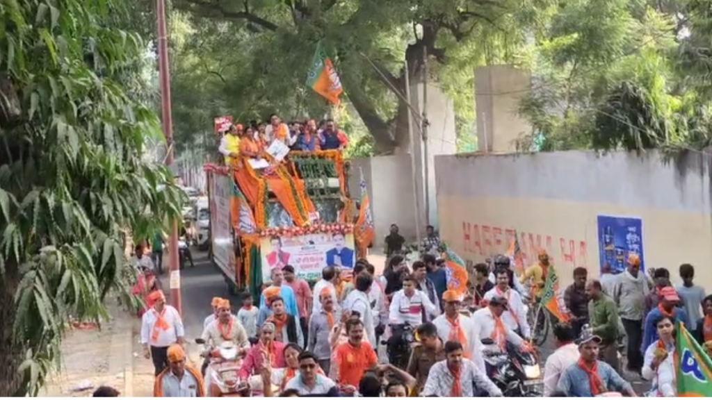 Kanpur पहुंचे गोरखपुर सांसद रवि किशन, BJP प्रत्याशी सुरेश अवस्थी के लिए करेंगे रोड शो