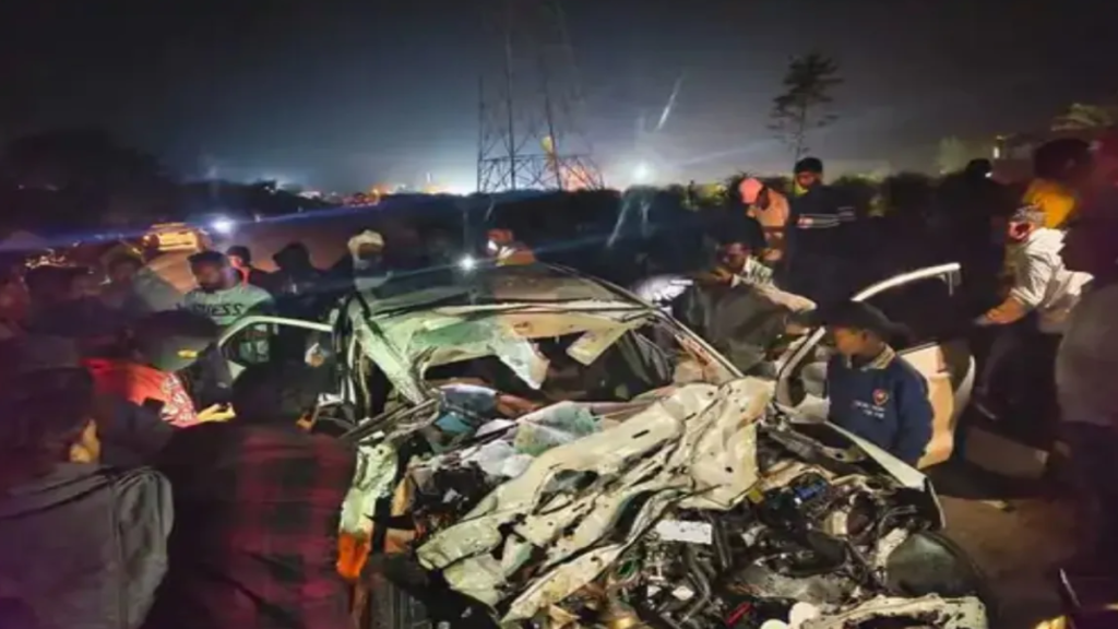 Rajasthan: उदयपुर में भीषण सड़क हादसा, डंपर से टकराई कार, पांच युवकों की मौके पर मौत