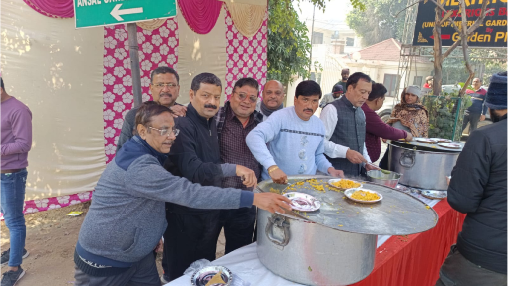 Ghaziabad: अंशल गार्डन एनक्लेव में हुआ मकर संक्रांति समारोह, जरुरतमंदों को बांटे गए कंबल व खिचड़ी का हुआ वितरण